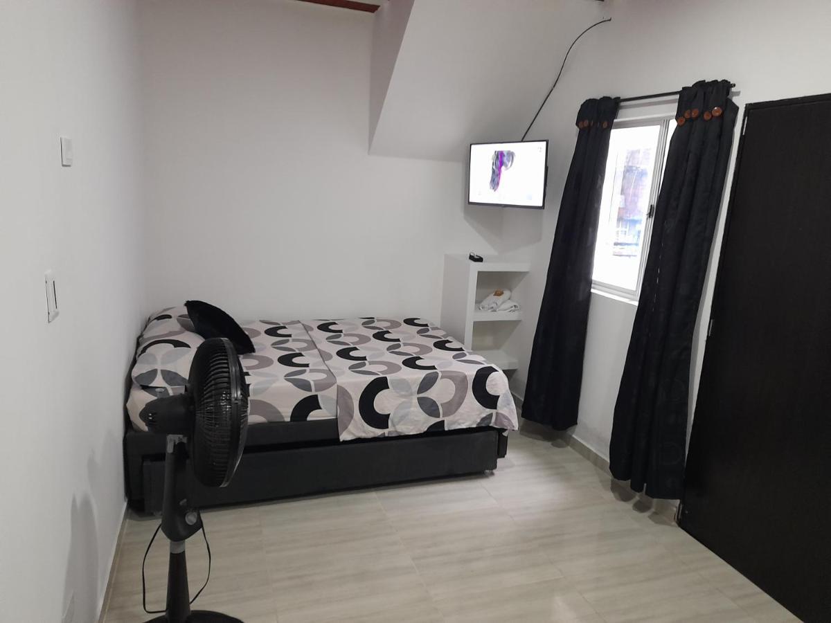 Apartaestudios El Jardin Cali Room photo